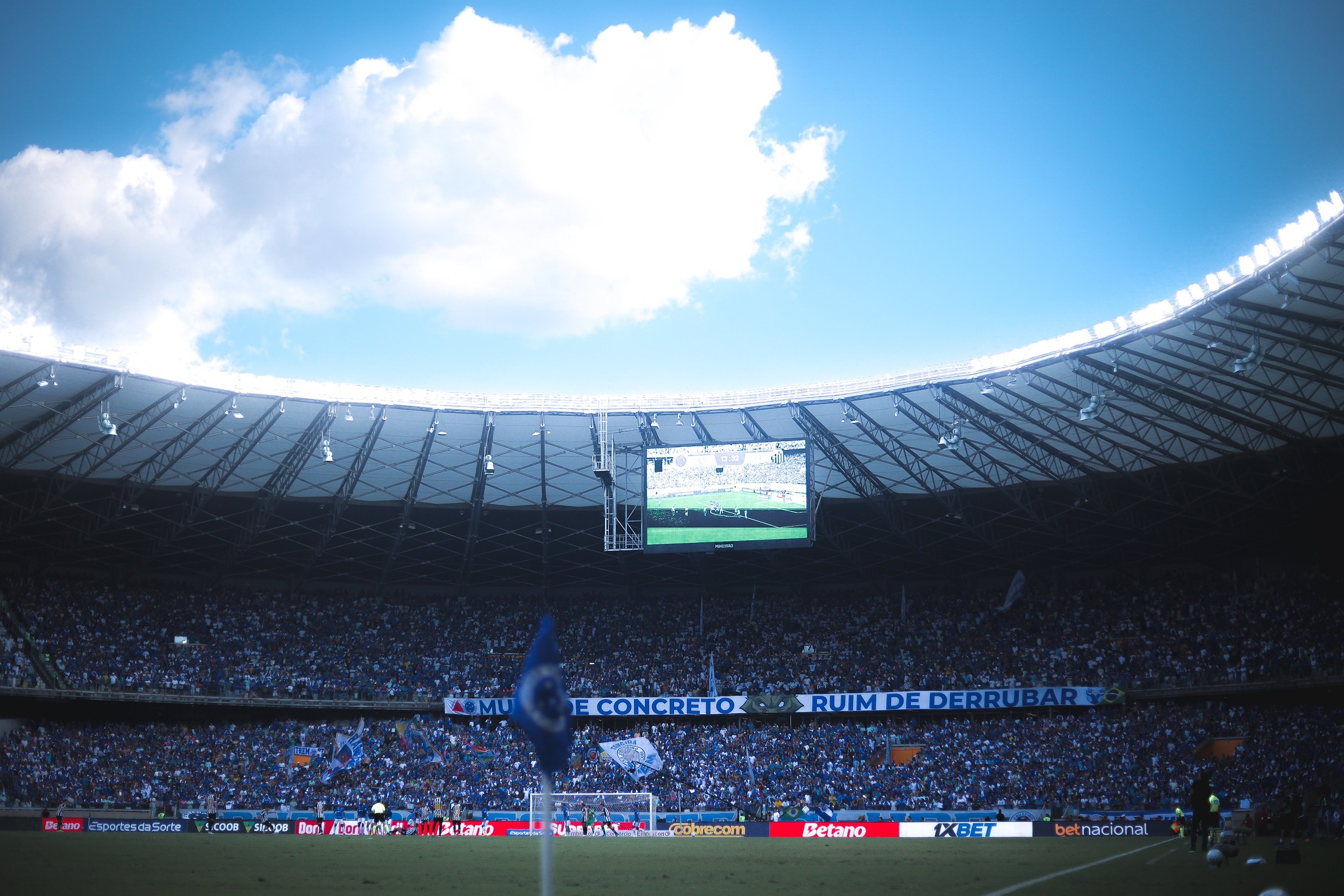 Cruzeiro na Lanterna: Crise se Aprofunda e Artur Jorge Assume Missão Delicada em 2026