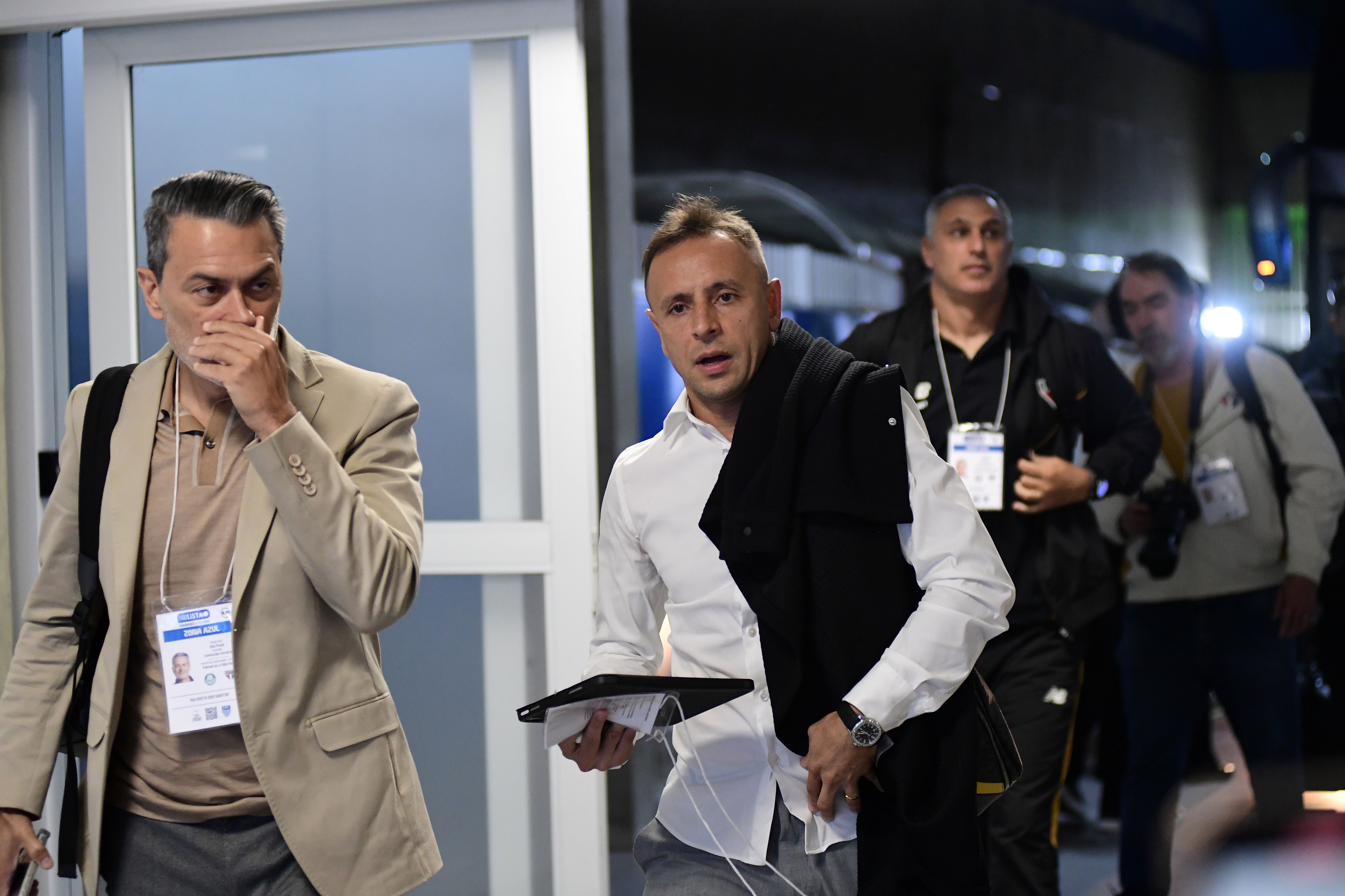 O Fôlego de Roger Machado: Entre a Confiança Cega e a Pressão Histórica do Tricolor