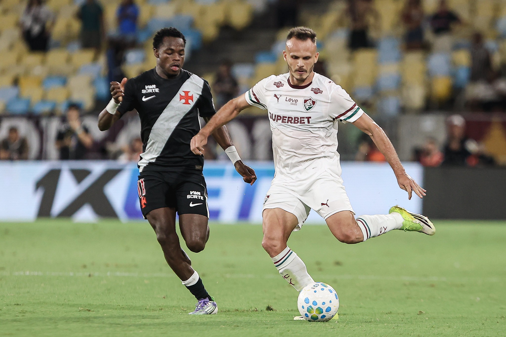 Fluminense Estende Vínculo com Lateral Renê até o Final de 2027