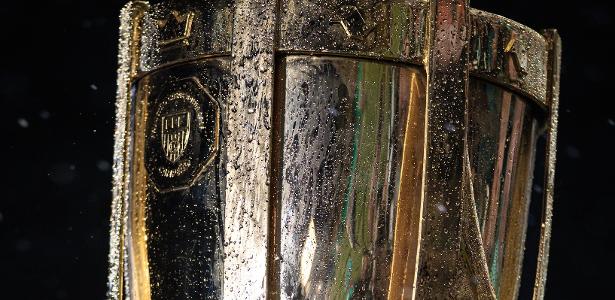 Justiça Dá Cartão Vermelho à FPF: Eleição Suspensa e o Futuro em Debate!