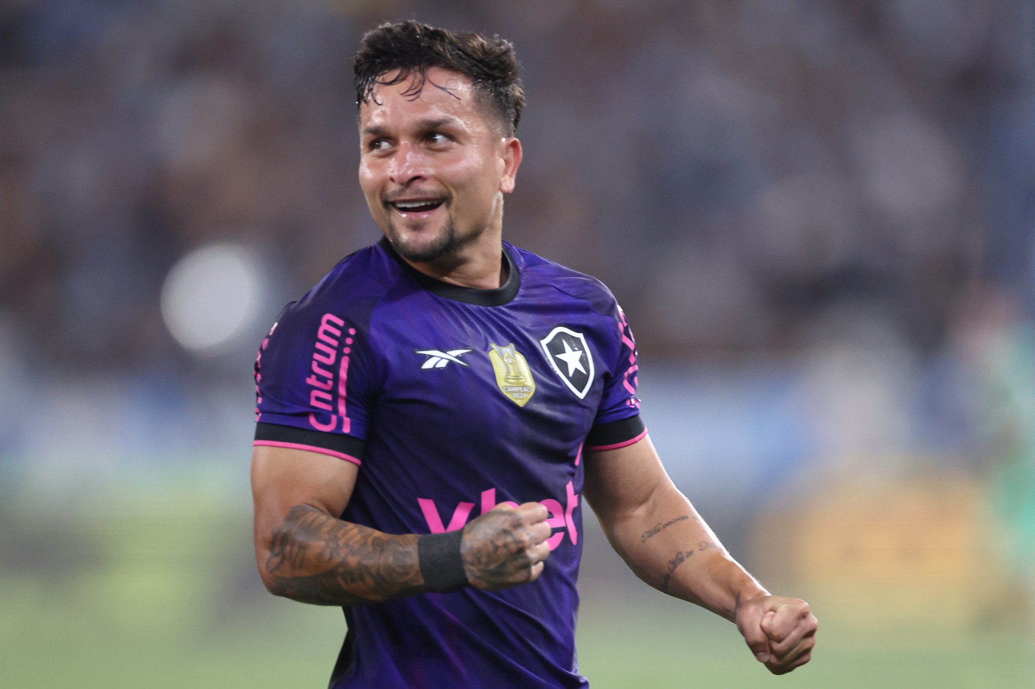 Cláusula Contratual Cria Impasse na Negociação por Artur entre São Paulo e Botafogo