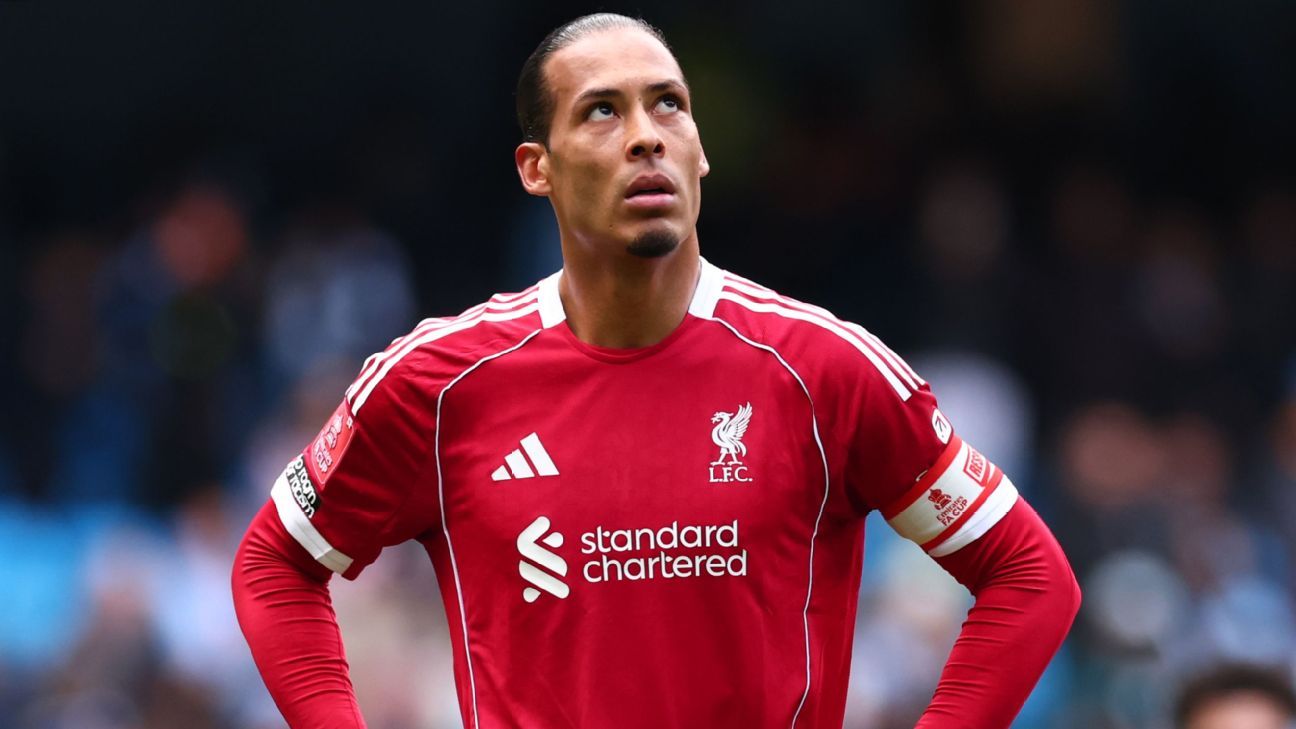 Abalado, Liverpool sucumbe ao City e Van Dijk desabafa: "Entendo a raiva dos torcedores"