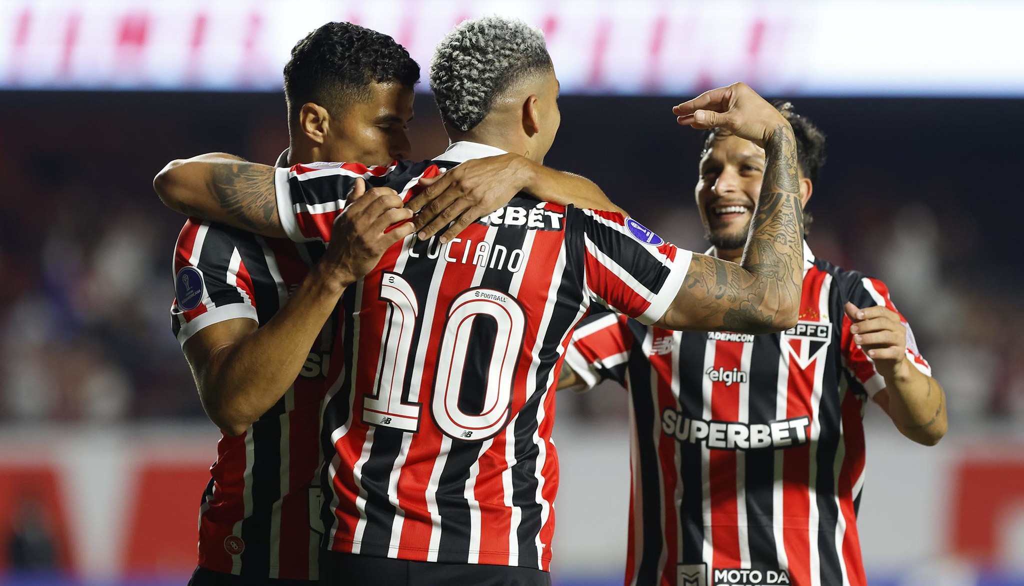 São Paulo consolida liderança na Sul-Americana com vitória imponente no Morumbis